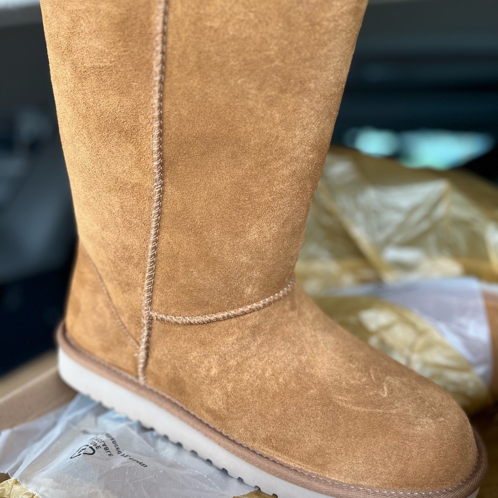 Women’s Tall Koola UGG boots size 10